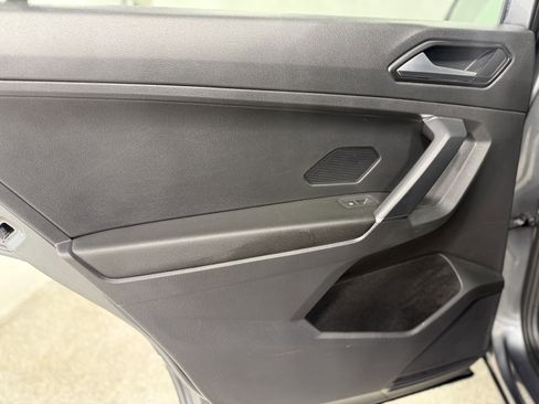 Used 2018 Volkswagen Tiguan SEL image 25
