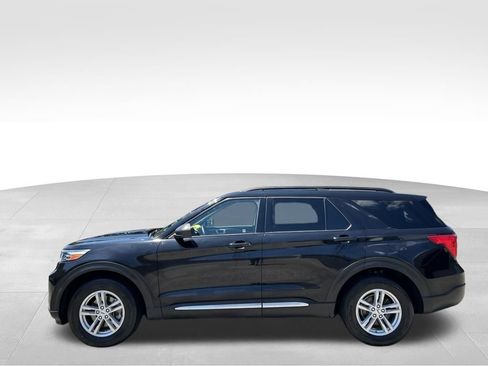 Used 2020 Ford Explorer XLT w/ Equipment Group 202A AWD/4WD image 2