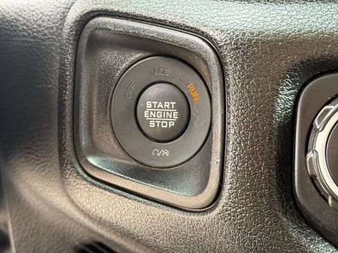 Certified 2025 Jeep Gladiator Sport AWD/4WD image 25