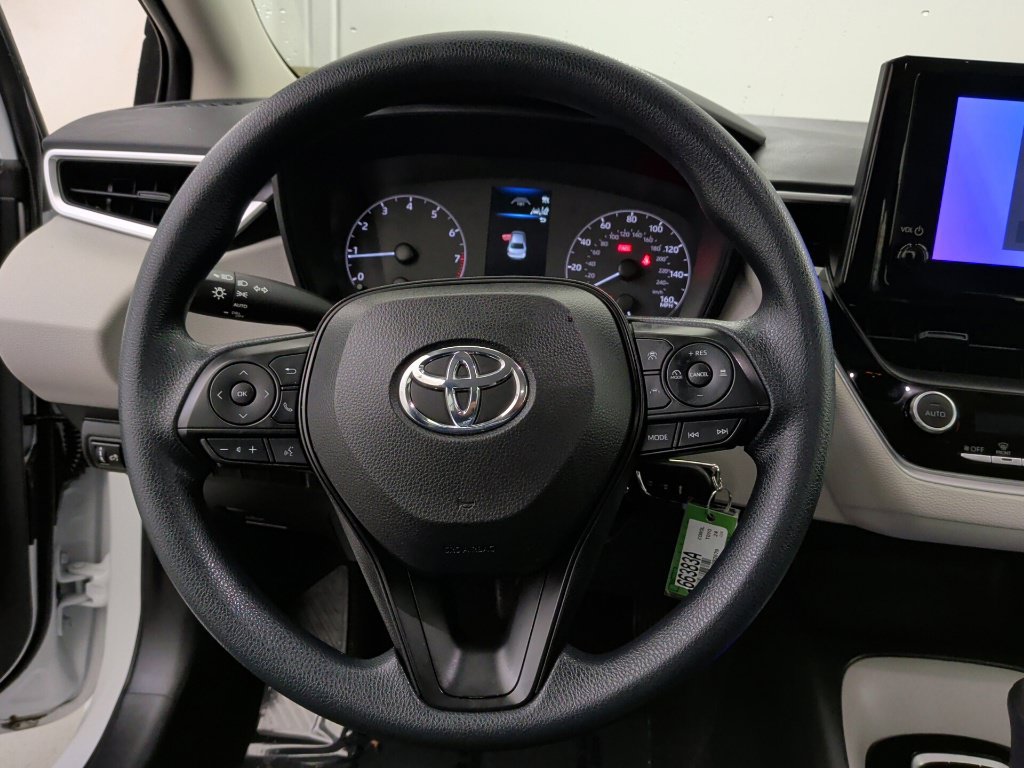 Used 2024 Toyota Corolla LE FWD image 32