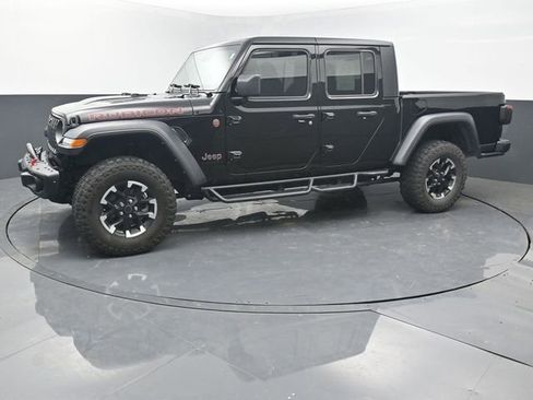 Used 2024 Jeep Gladiator Rubicon w/ Technology Group image 2