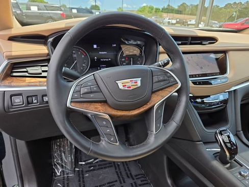 Used 2024 Cadillac XT5 Premium Luxury w/ Platinum Package FWD image 10