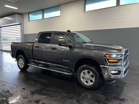 Used 2025 RAM 2500 Big Horn AWD/4WD image 5