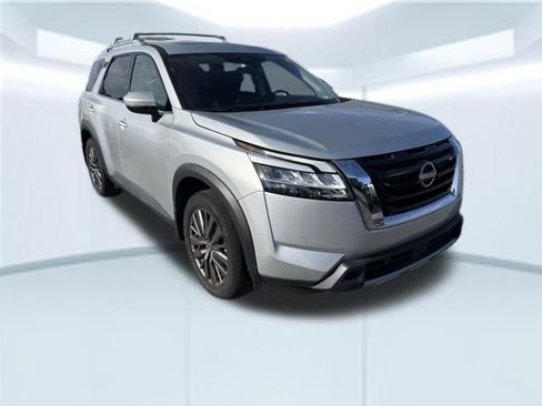 Used 2024 Nissan Pathfinder SL w/ SL Premium Package image 5