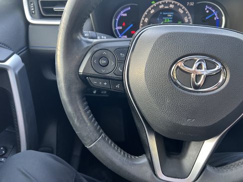 Used 2020 Toyota RAV4 XSE AWD/4WD image 16