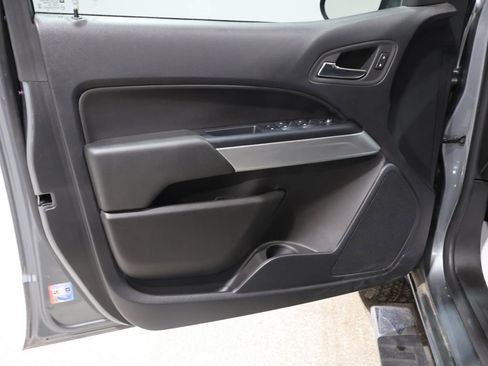 Used 2022 Chevrolet Colorado LT w/ Luxury Package image 14