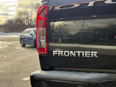 Used 2017 Nissan Frontier PRO-4X w/ Pro-4x Luxury Package image 38