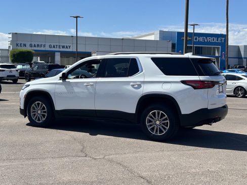 Certified 2023 Chevrolet Traverse LT FWD image 3