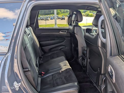Used 2018 Jeep Grand Cherokee Altitude AWD/4WD image 11