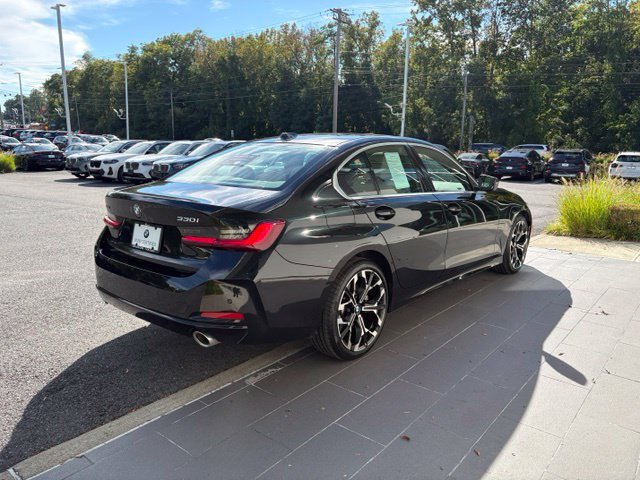 Certified 2025 BMW 330i xDrive Sedan w/ Premium Package AWD/4WD image 7