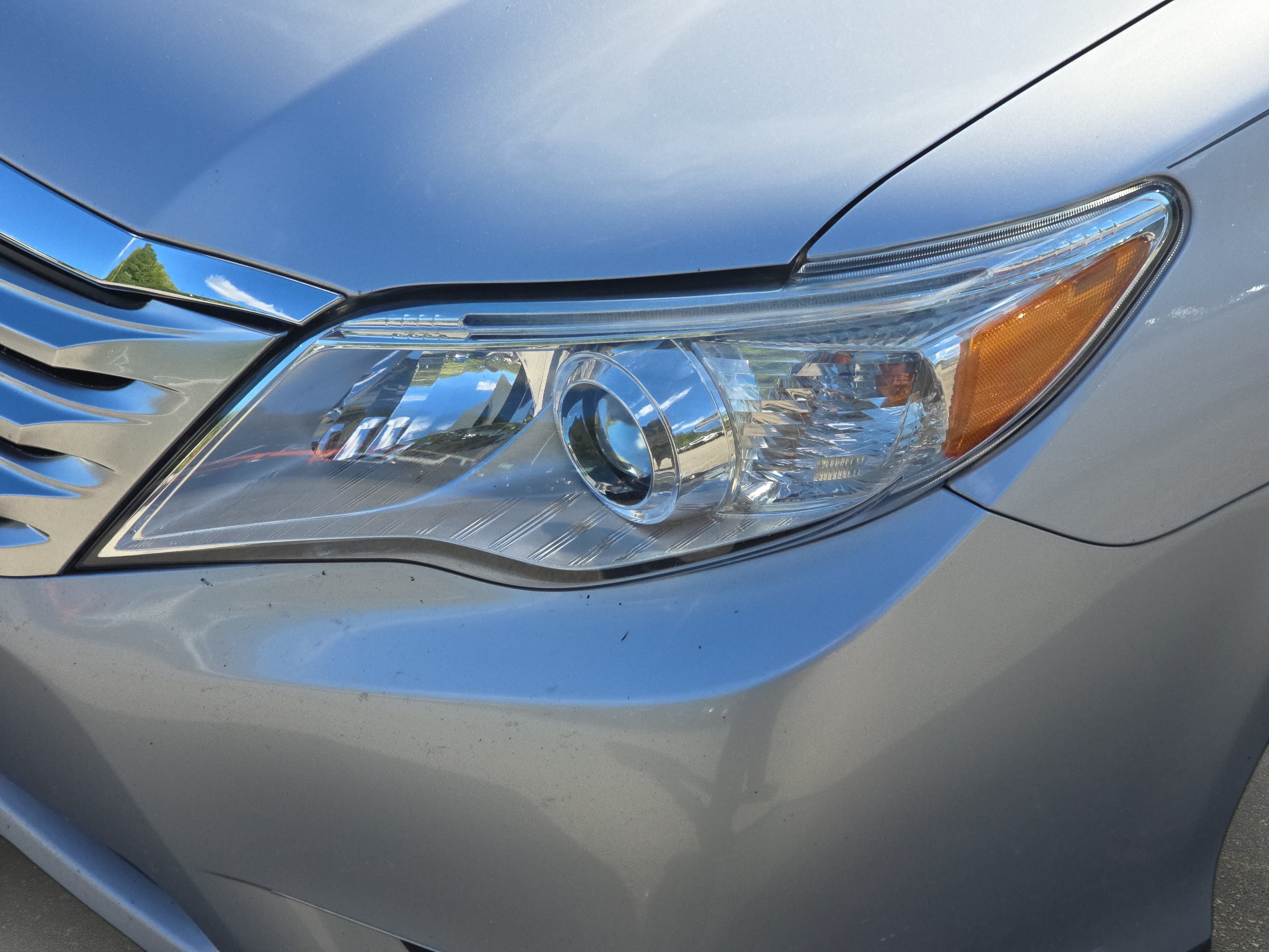 Used 2012 Toyota Avalon Limited FWD image 31