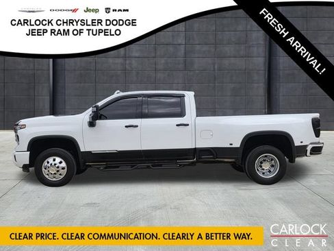 Used 2024 Chevrolet Silverado 3500 High Country w/ Technology Package AWD/4WD image 3