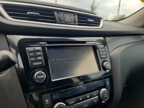 Used 2015 Nissan Rogue SV w/ SV Premium Package AWD/4WD image 21