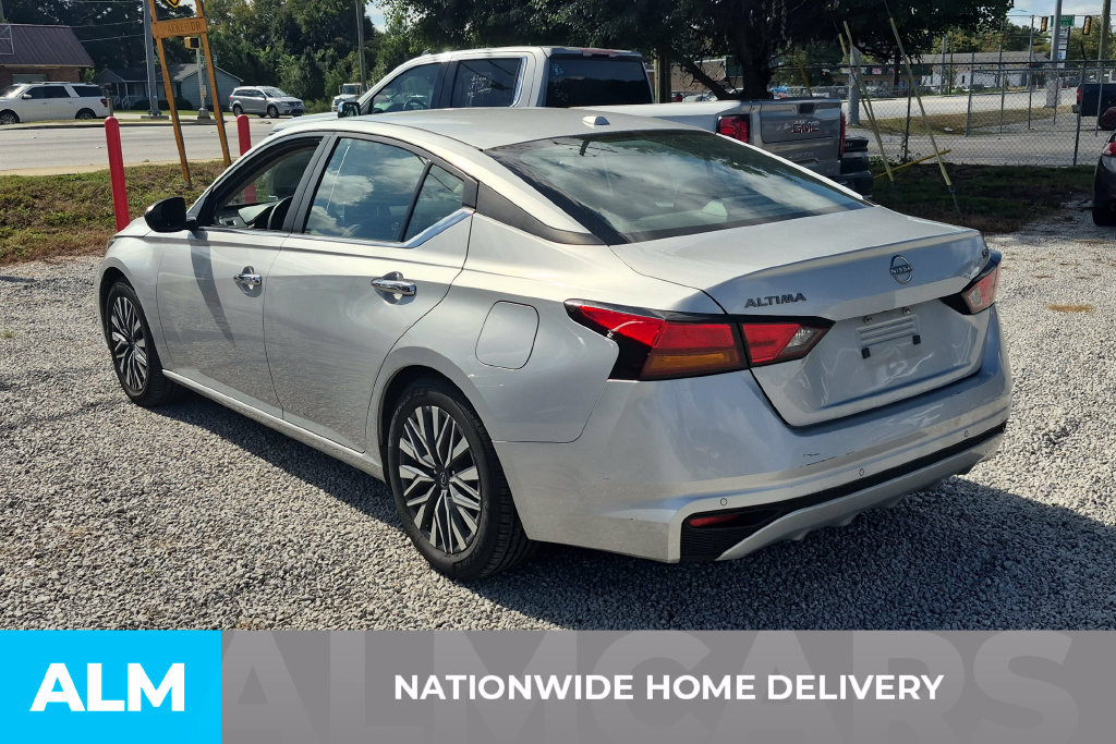 Used 2024 Nissan Altima 2.5 SV FWD image 4