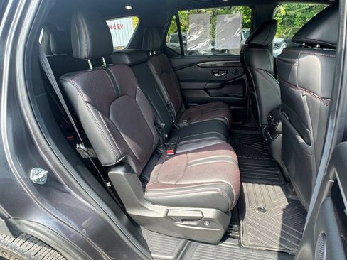Used 2025 Honda Pilot Black Edition image 22