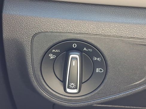 Used 2023 Volkswagen Atlas SEL image 28