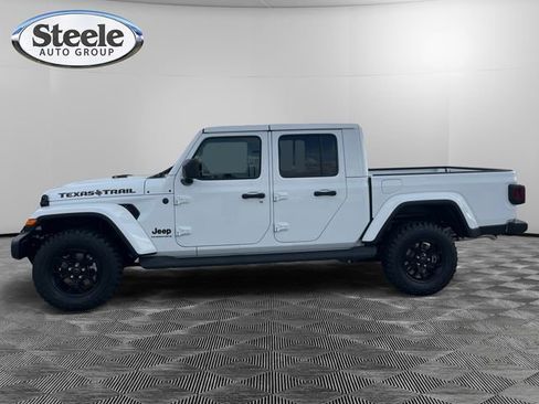 New 2025 Jeep Gladiator Sport image 2
