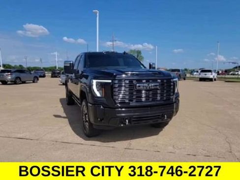Certified 2025 GMC Sierra 2500 Denali Ultimate w/ Max Trailering Package AWD/4WD image 3