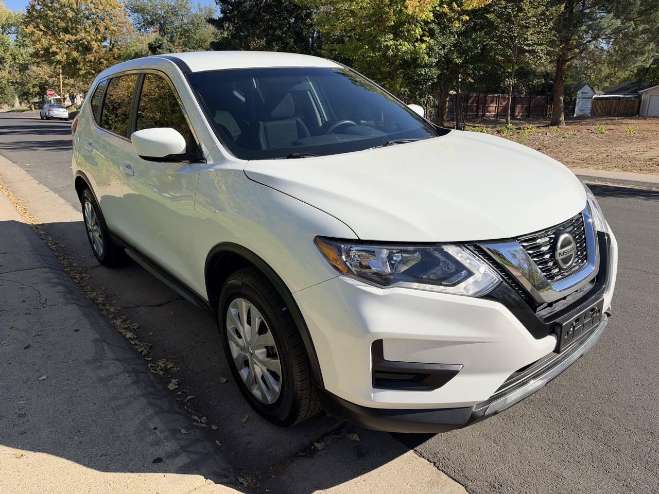 Used 2018 Nissan Rogue S AWD/4WD image 4