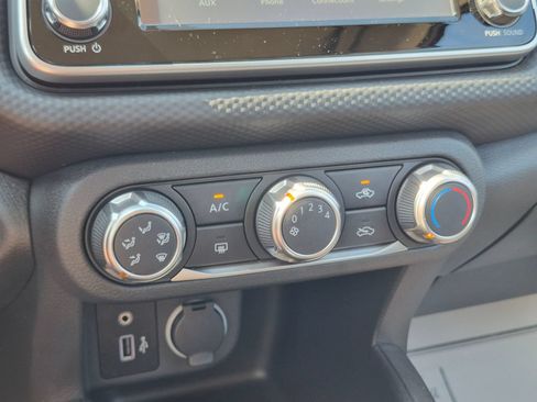 Certified 2025 Nissan Kicks Play S FWD image 21