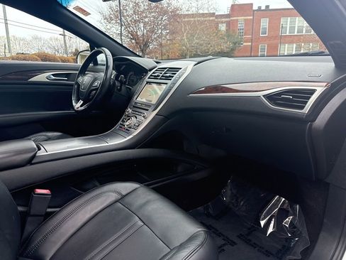 Used 2017 Lincoln MKZ Reserve w/ Climate Package image 33