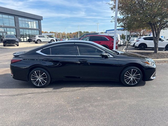 Used 2024 Lexus ES 300h w/ Premium Package FWD image 9