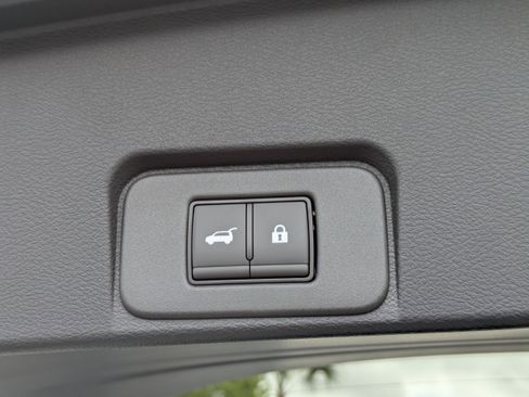 New 2026 Nissan Rogue Platinum image 14