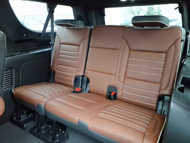Used 2024 GMC Yukon XL Denali Ultimate AWD/4WD image 23