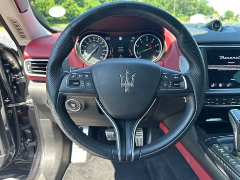 Used 2022 Maserati Levante Modena S AWD/4WD image 34