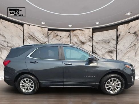 Used 2021 Chevrolet Equinox LT AWD/4WD image 4
