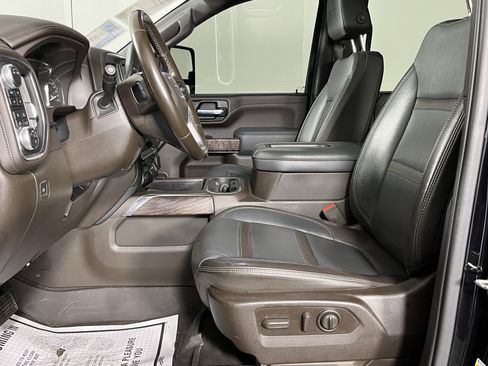 Used 2021 GMC Sierra 3500 Denali w/ Denali Ultimate Package image 10