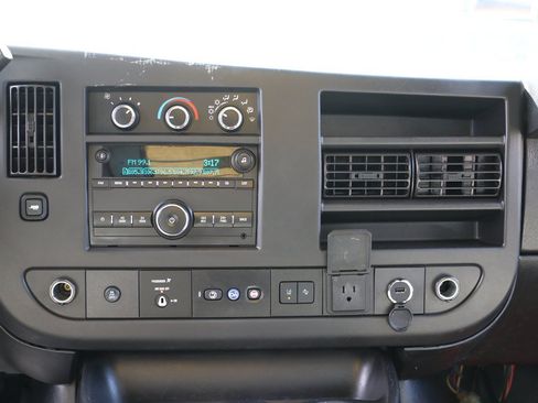 Used 2021 Chevrolet Express 3500 w/ Power Convenience Package RWD image 14