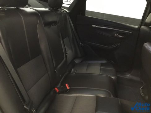Used 2016 Chevrolet Impala LT w/ Convenience Package image 31