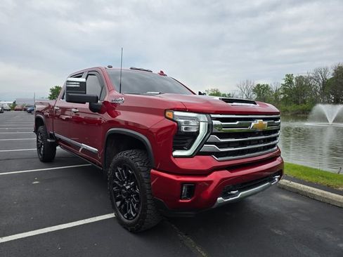 Used 2024 Chevrolet Silverado 2500 High Country w/ Technology Package AWD/4WD image 18