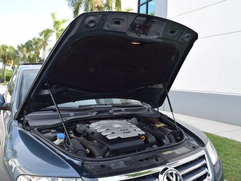 Used 2004 Volkswagen Touareg V10 TDI AWD/4WD image 89