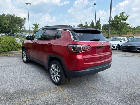 Used 2025 Jeep Compass Limited AWD/4WD image 4
