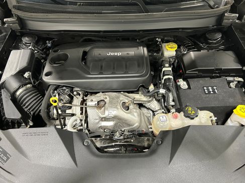 Used 2019 Jeep Cherokee Trailhawk image 21