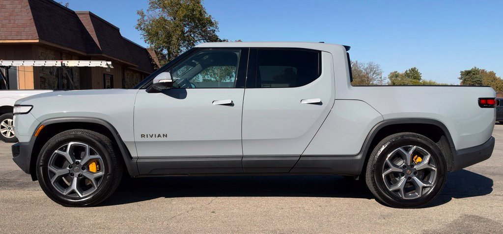 Used 2022 Rivian R1T Adventure AWD/4WD image 2