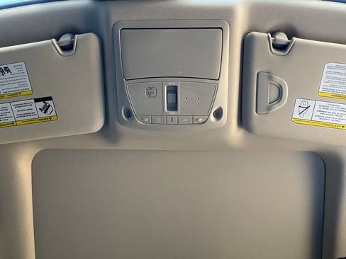 Used 2020 Nissan Rogue SL w/ Premium Package image 37