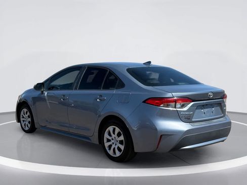 Used 2021 Toyota Corolla LE w/ Carpet Mat Package (TMS) FWD image 3