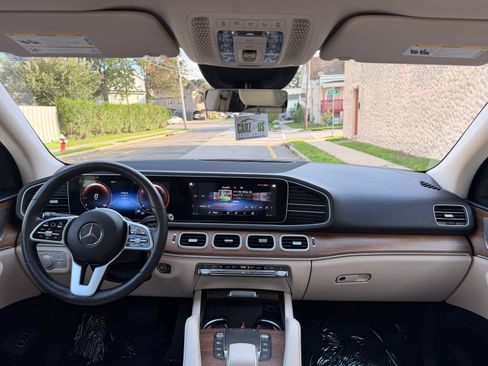 Used 2021 Mercedes-Benz GLE 450 4MATIC w/ AMG Line Exterior image 27