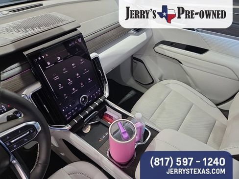 Used 2025 GMC Acadia Denali w/ Super Cruise Package FWD image 11