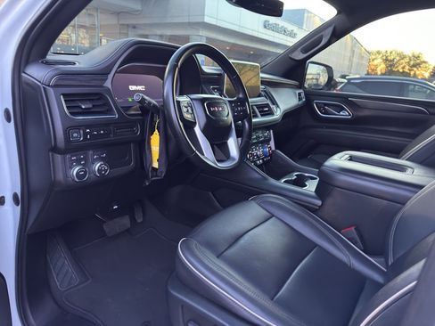 Used 2023 GMC Yukon SLT image 7