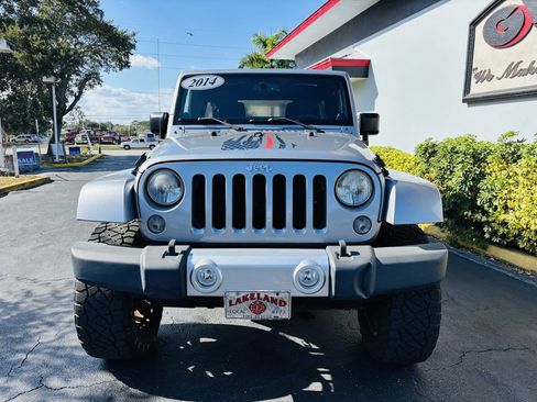 Used 2014 Jeep Wrangler Unlimited Sahara w/ Connectivity Group image 14