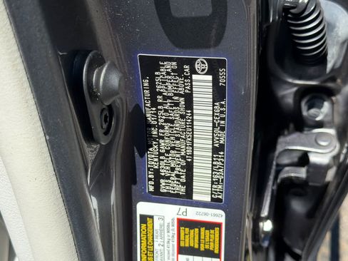 Used 2014 Toyota Camry XLE w/ Leather Package FWD image 33