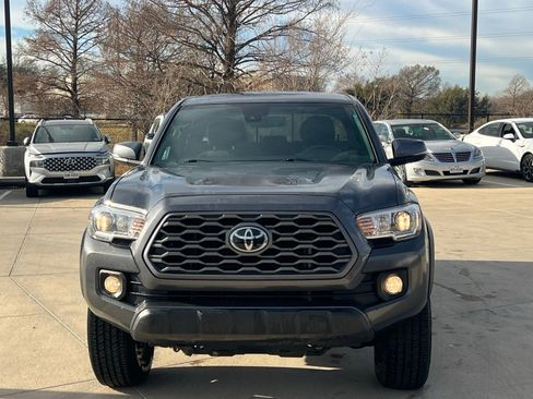 Used 2023 Toyota Tacoma TRD Off-Road image 2