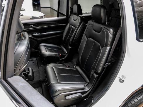 Used 2023 Jeep Grand Cherokee L Limited image 43