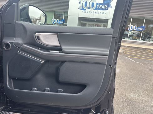 Used 2025 Ford Expedition Active image 53