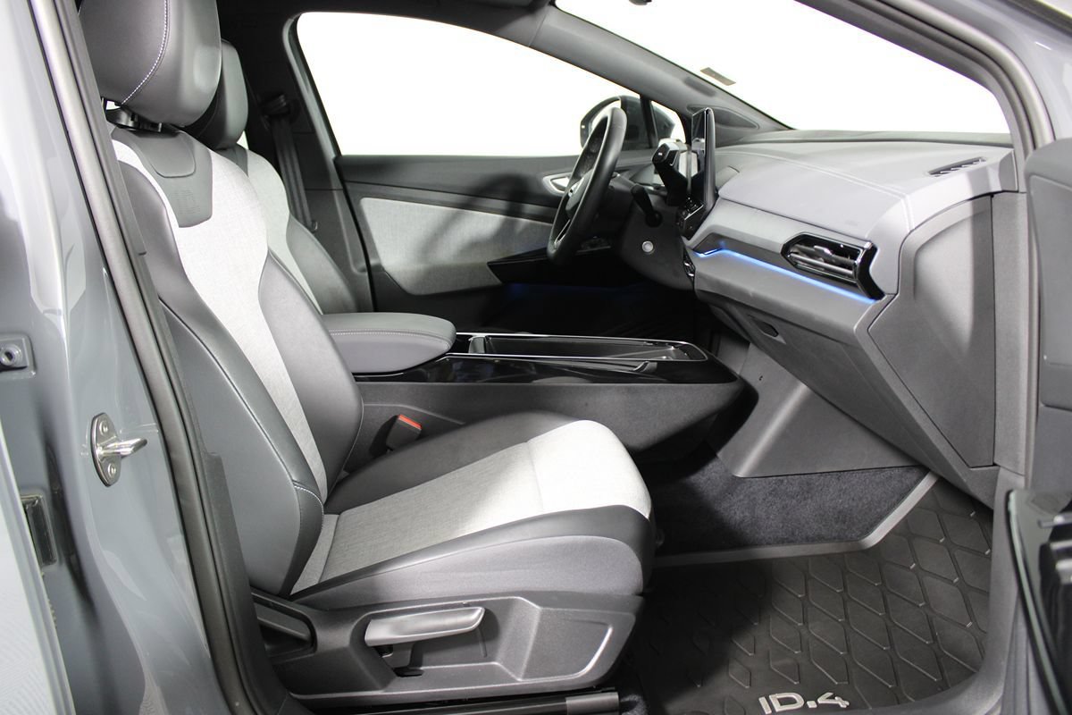 Used 2024 Volkswagen ID.4 2WD image 8
