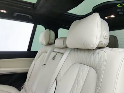 Used 2026 BMW X7 M60i AWD/4WD image 32